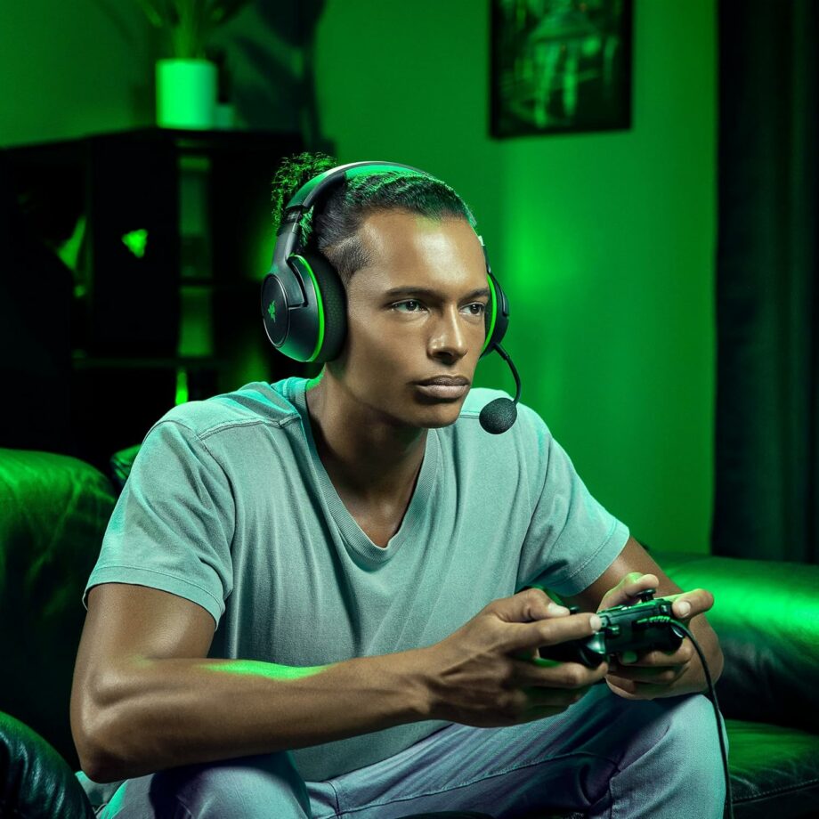 Razer Kaira HyperSpeed Wireless Multi-Platform Gaming Headset for Xbox